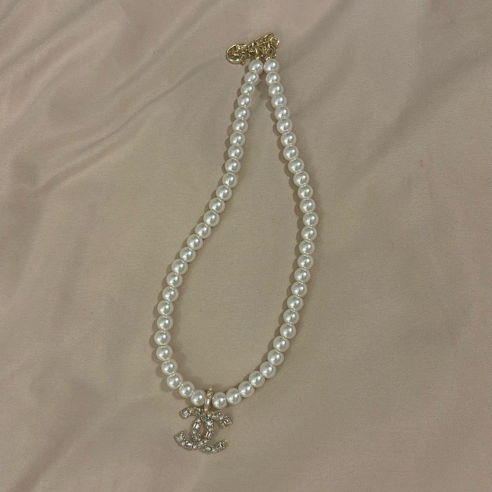 Replica Channel pearl necklace